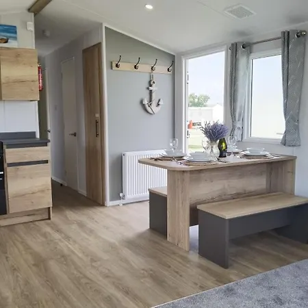 Big Boss Caravan-Camber Sands, Free Wi-Fi, Netflix, Parking Экстерьер фото