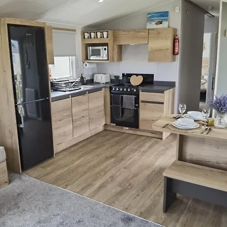 Big Boss Caravan-Camber Sands, Free Wi-Fi, Netflix, Parking Экстерьер фото